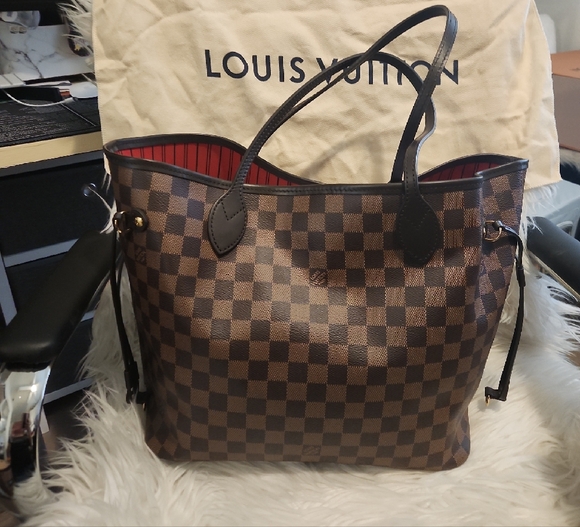 Louis Vuitton Brown Checkered Women's Bag - Picture 1 of 2